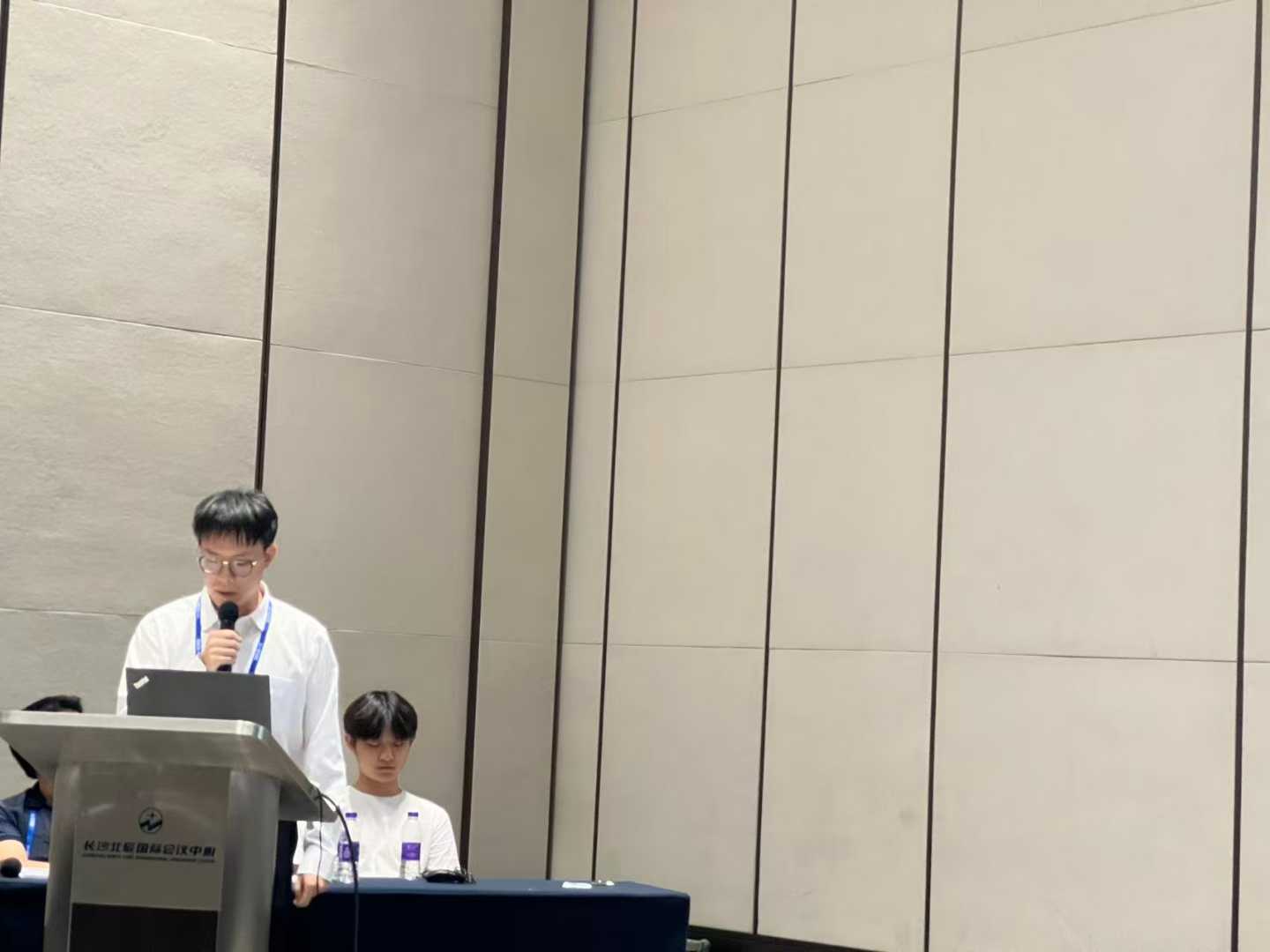睿豪口头汇报3.jpg