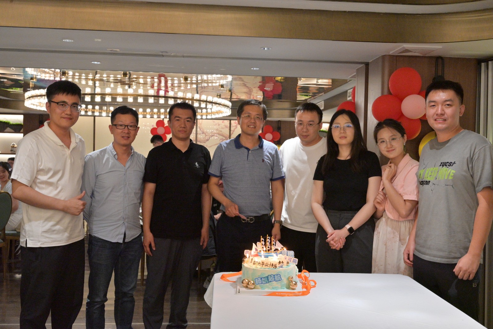2024.06.12-蔡老师送别”大团队“毕业生.jpg
