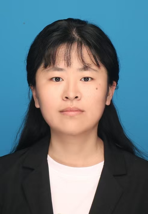 杨雨晴照片.png 杨雨晴照片.png