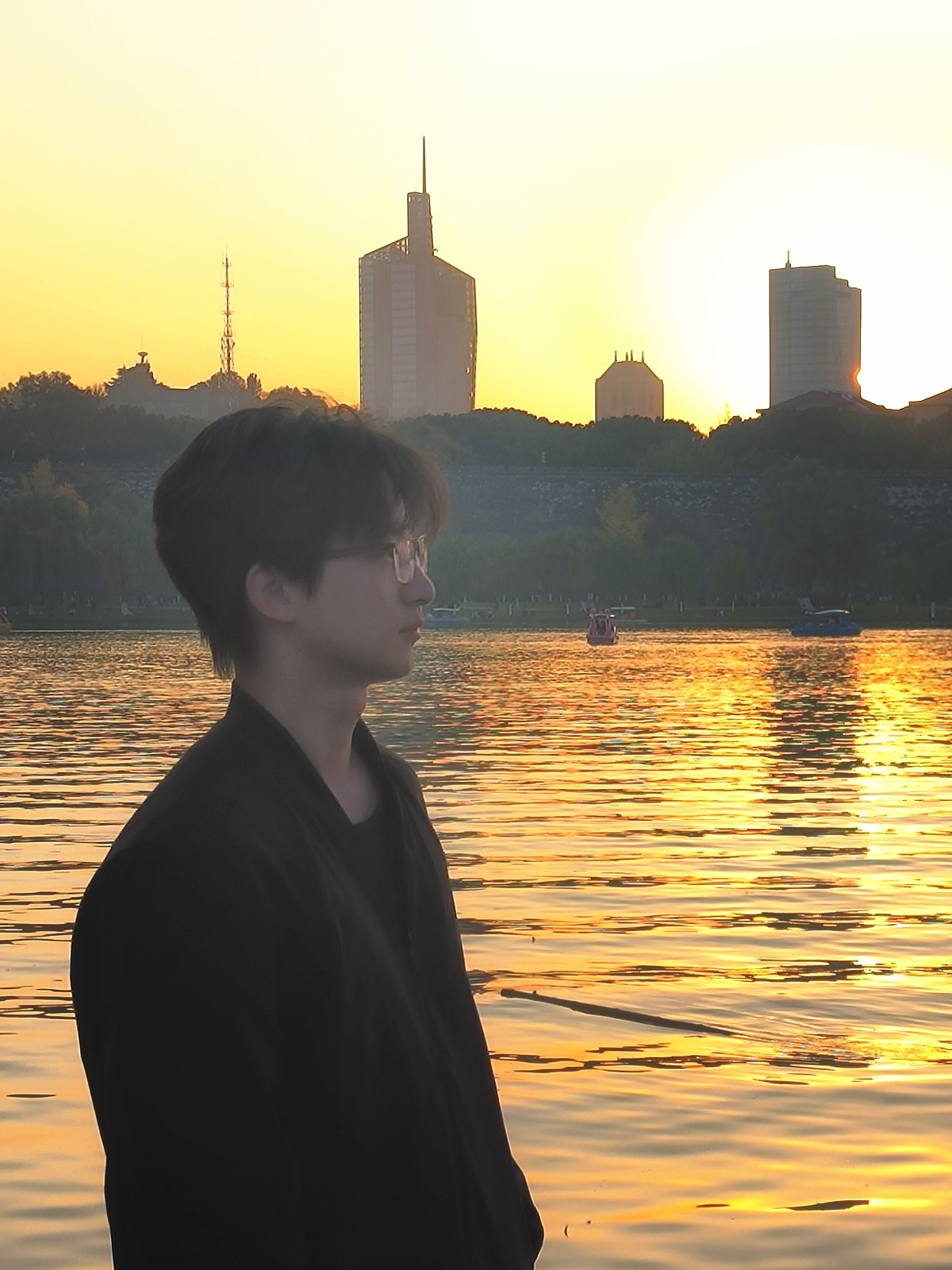 王浩.jpg 王浩.jpg