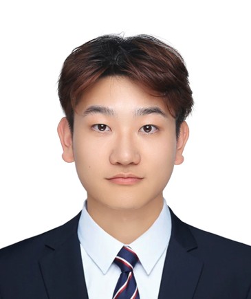 2023级硕士 杨群.jpg